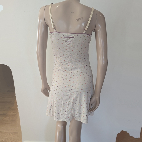 Simons Purple and Cream Chemise with Delicate Details - Picture 2 of 8